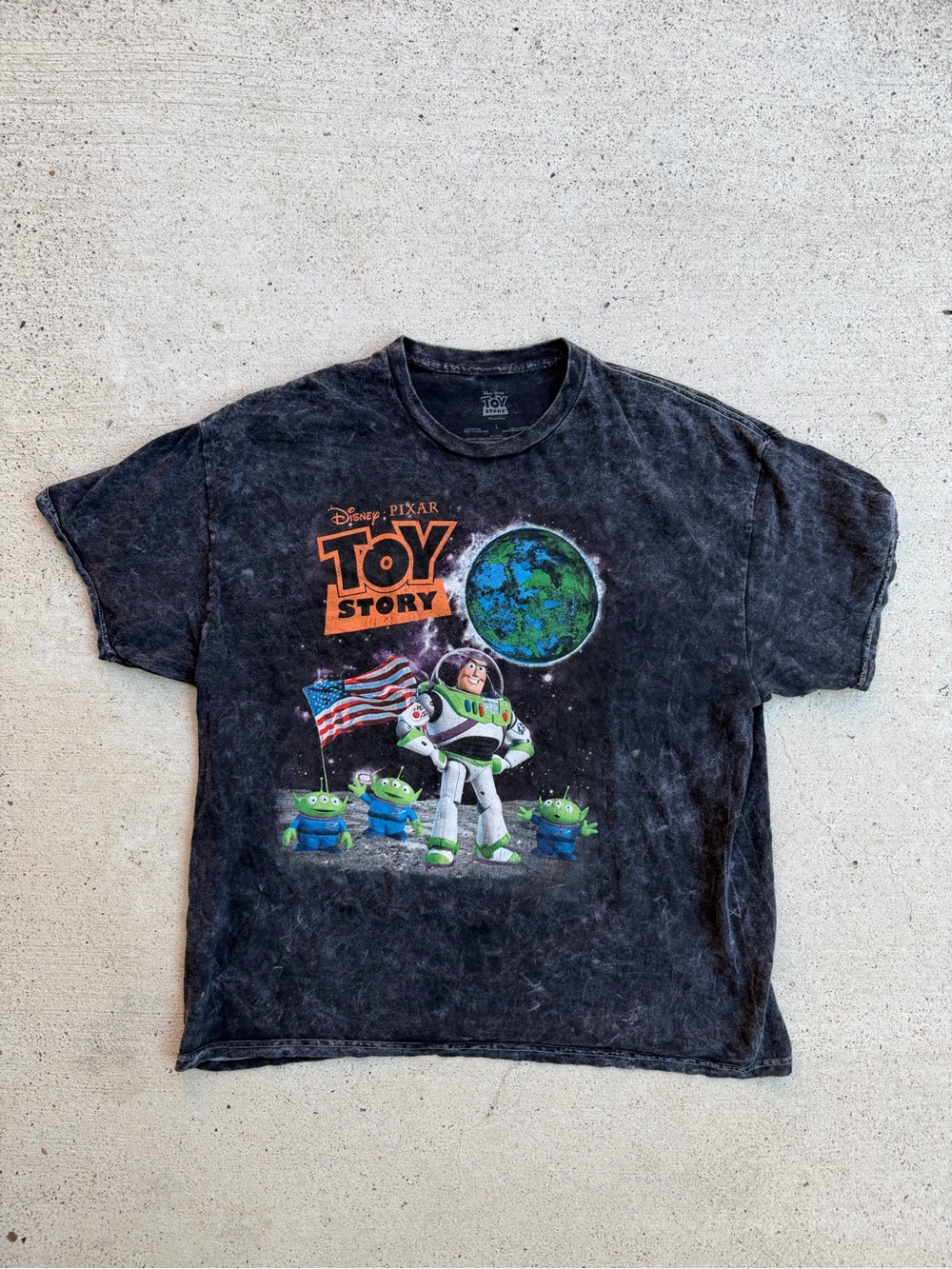 Disney Toy Story Buzz Lightyear Aliens Acid Wash Graphic Tee Men’s L